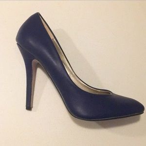 Navy high heel pumps